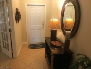 9601 Spanish Moss Way in Bonita Springs, FL - Foto de edificio - Building Photo