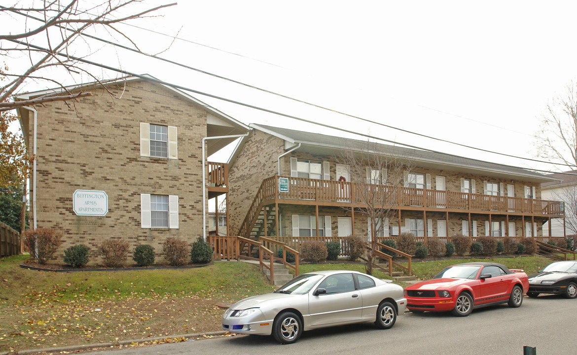 Bluffington Arms in Huntington, WV - Foto de edificio