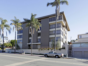 Sprucewood Condominiums in San Diego, CA - Building Photo - Building Photo