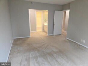 5501 Seminary Rd in Falls Church, VA - Building Photo - Building Photo