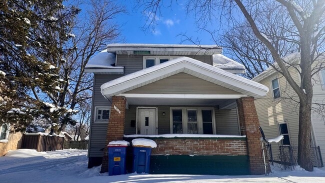 property at 1716 Linden Ave SE