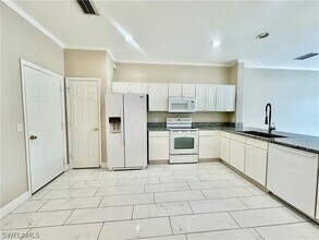 996 Hampton Cir in Naples, FL - Building Photo - Building Photo