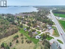 3253 Grayshott Dr in Severn, ON - Building Photo