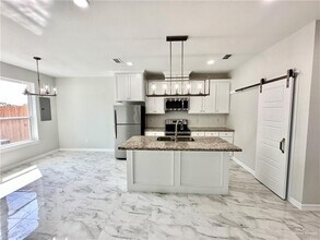 701 W Seminole Ave in Pharr, TX - Building Photo - Building Photo