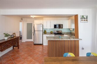 1801 S Treasure Dr in North Bay Village, FL - Building Photo - Building Photo