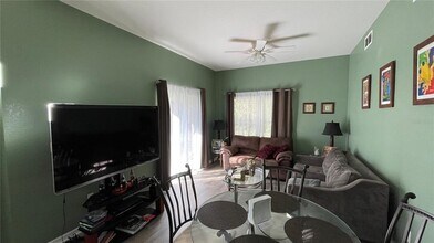 4005 Santa Maria Dr in Kissimmee, FL - Building Photo - Building Photo