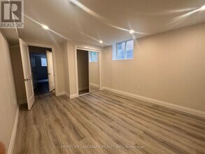 2036 Grosvenor St in Oakville, ON - Building Photo - Building Photo