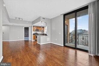 2451 Midtown Ave in Alexandria, VA - Building Photo - Building Photo