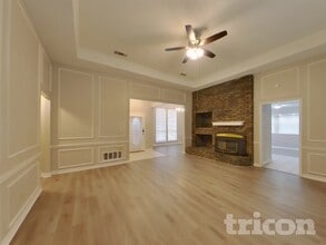 528 Renee Ln in Desoto, TX - Building Photo - Building Photo