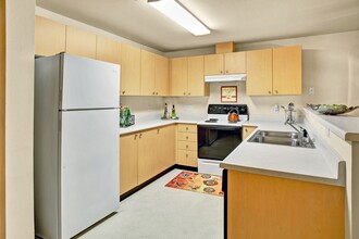 Sunrise Lane Apartments in Everett, WA - Building Photo - Building Photo