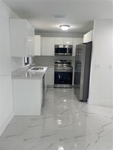 212 SW 3rd St-Unit -0 in Florida City, FL - Building Photo - Building Photo