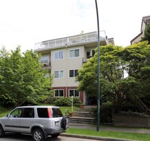 2446 York Ave in Vancouver, BC - Building Photo