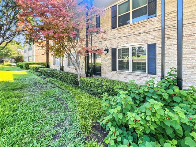 property at 7718 Royal Ln
