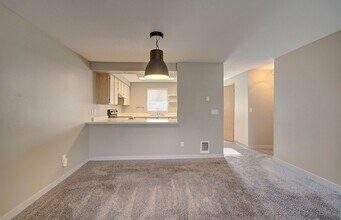 13216 NE Salmon Creek Ave in Vancouver, WA - Building Photo - Building Photo