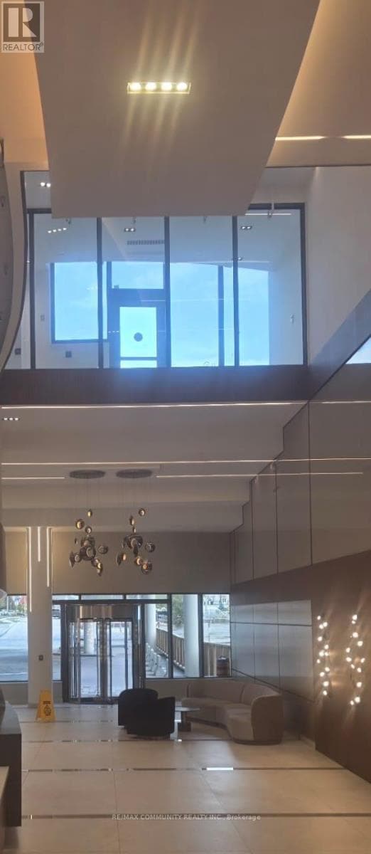 5105 Hurontario St in Mississauga, ON - Building Photo - Building Photo