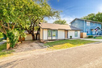 10808 Ridgeway St in Jonestown, TX - Building Photo - Building Photo