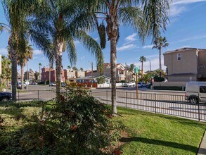 805 N Cleveland St in Oceanside, CA - Building Photo - Building Photo