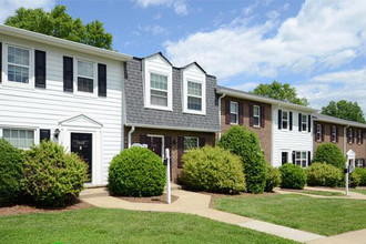 Westbury Apartments in Richmond, VA - Building Photo - Building Photo