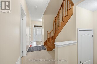 90 Sky Harbour Dr in Brampton, ON - Building Photo - Building Photo