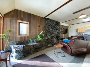 37905 Hall Rd in Sterling, AK - Building Photo - Building Photo