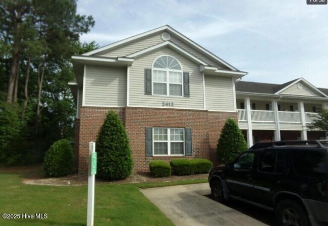 2412 King Richard Ct