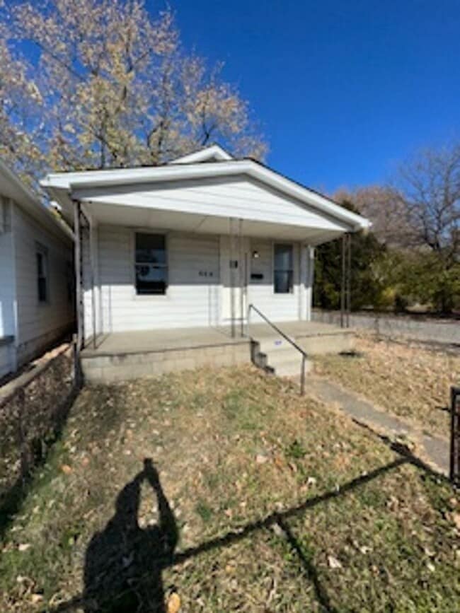 property at 658 E Louisiana St