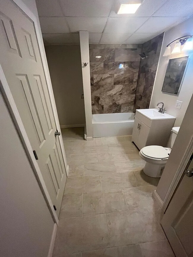 907 Scott Rd, Unit Apt 3 in Dickson City, PA - Foto de edificio - Building Photo