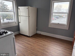 2713 Hammonds Ferry Rd in Lansdowne, MD - Foto de edificio - Building Photo