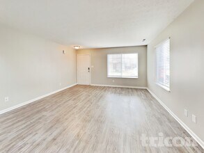 6633 Dunsdin Dr in Plainfield, IN - Foto de edificio - Building Photo