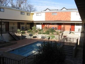 Stonegate Apartments in San Marcos, TX - Foto de edificio - Building Photo