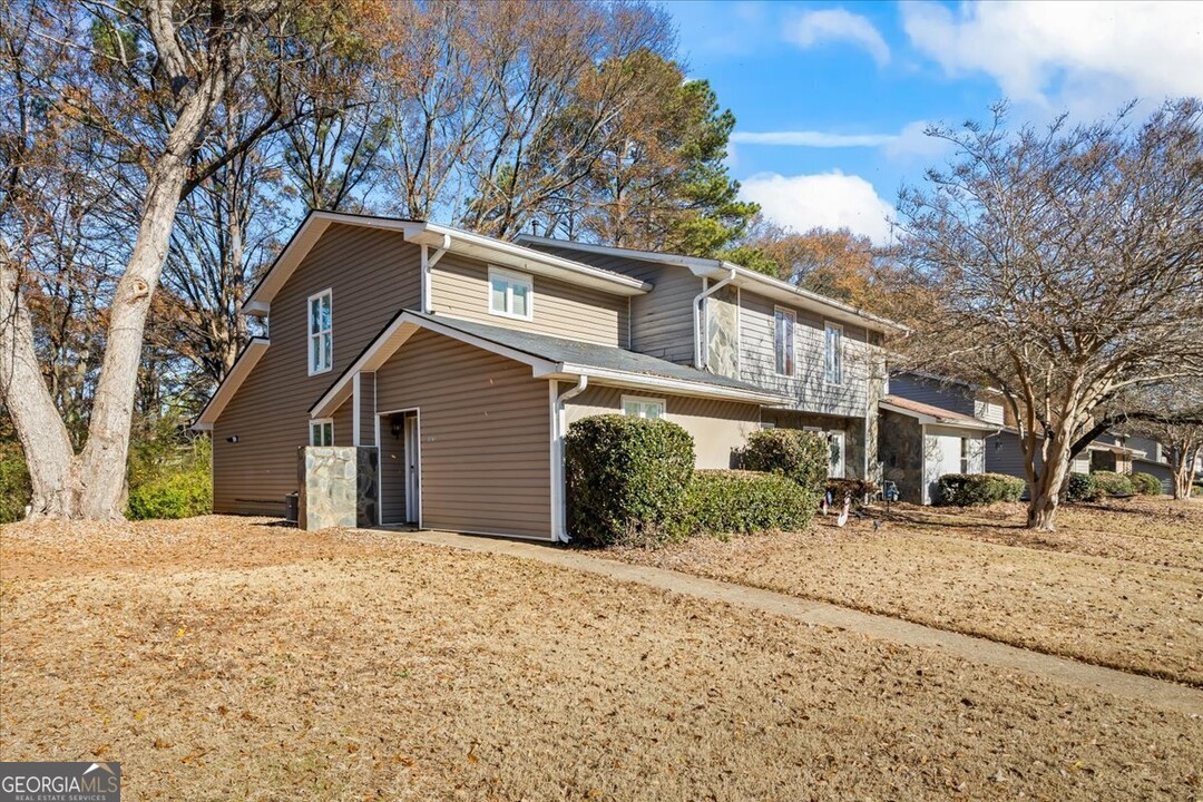 1675 Wynndowne Trail in Smyrna, GA - Building Photo