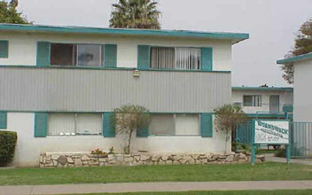 Vista Del Sol in Corona, CA - Building Photo - Building Photo