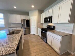 4104 Porter Farm Rd in Andice, TX - Building Photo - Building Photo