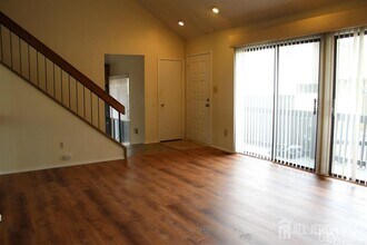 3 Westgate Dr in Edison, NJ - Building Photo - Building Photo