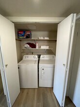 604 N Columbia Center Blvd, Unit SI ID1324047P in Kennewick, WA - Building Photo - Building Photo