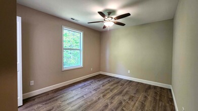 127 Hawthorne Dr in Brevard, NC - Building Photo - Building Photo