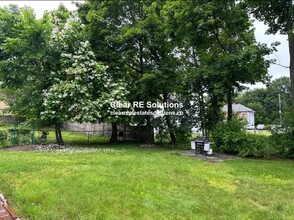 991 Massachusetts Ave, Unit 1 in Lexington, MA - Building Photo - Building Photo