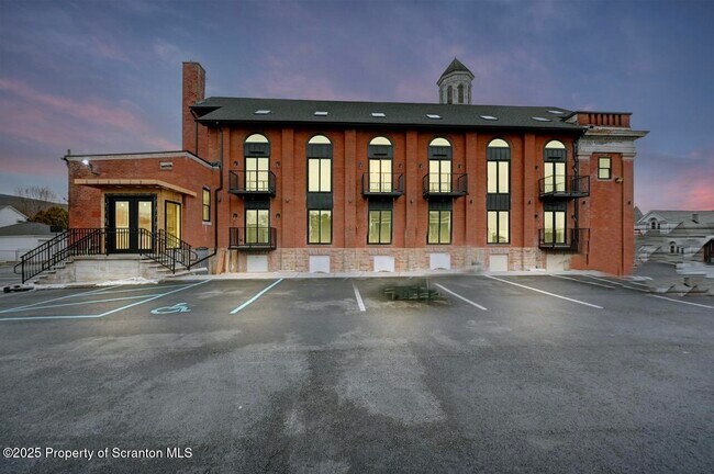 633 Main St in Dickson City, PA - Building Photo - Building Photo