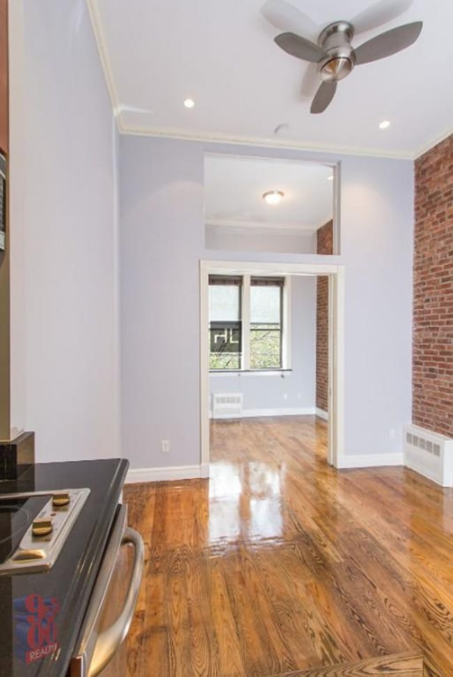 W 14TH ST., Unit 2D in New York, NY - Foto de edificio - Building Photo