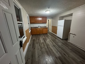 99 Mammoth Rd, Unit 3 in Lowell, MA - Building Photo