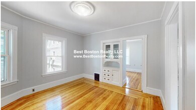 57 Hawthorne St in Somerville, MA - Building Photo - Building Photo