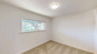 15447 Marty Dr-Unit -21 in Glen Ellen, CA - Building Photo - Building Photo