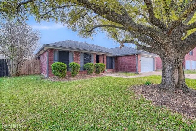 6338 Northland Dr photo'