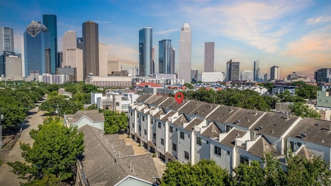 property at 1212 W Dallas St
