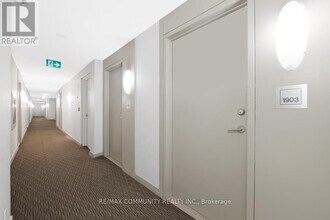 38 Lee Centre Dr in Toronto, ON - Building Photo - Building Photo