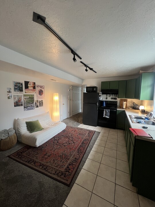 47 N 300 E, Unit Basement Apartment in Providence, UT - Building Photo