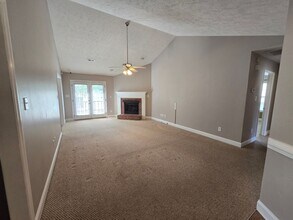 735 Larkspur Dr in Fayetteville, NC - Building Photo - Building Photo