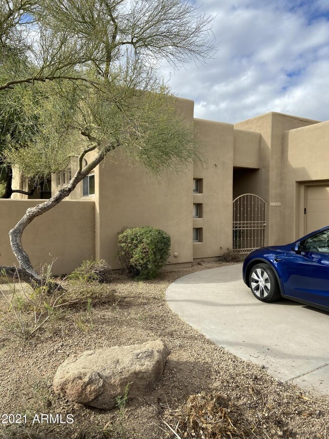 27964 N 108th Way in Scottsdale, AZ - Foto de edificio - Building Photo