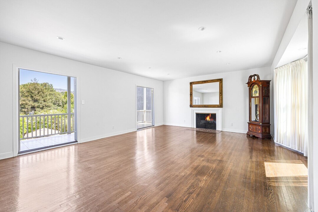 Stunning, remodeled rental in Historic Fra in Los Angeles, CA - Building Photo