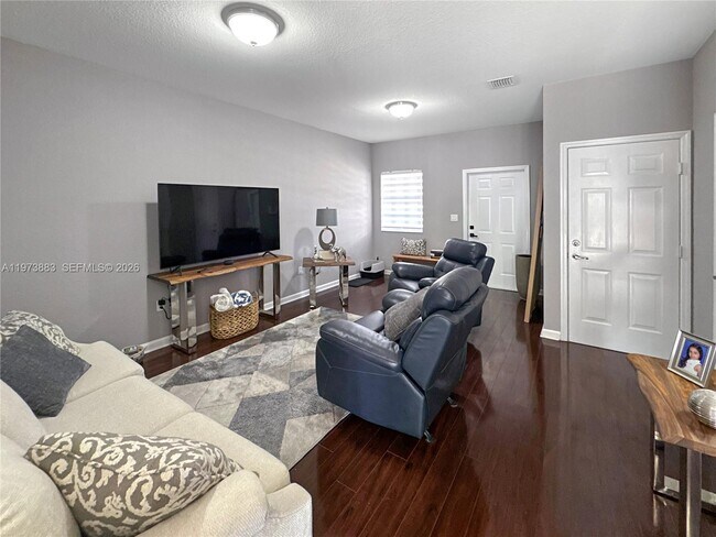 8877 SW 223rd Ln in Cutler Bay, FL - Building Photo - Building Photo